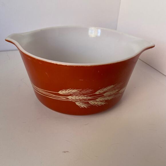 Pyrex Bowl Autumn Harvest 6 1/4" Round Casserole Bowl Wheat No Lid - Picture 1 of 4